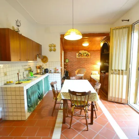 Casa Unifamiliar Con Jard N Privado *