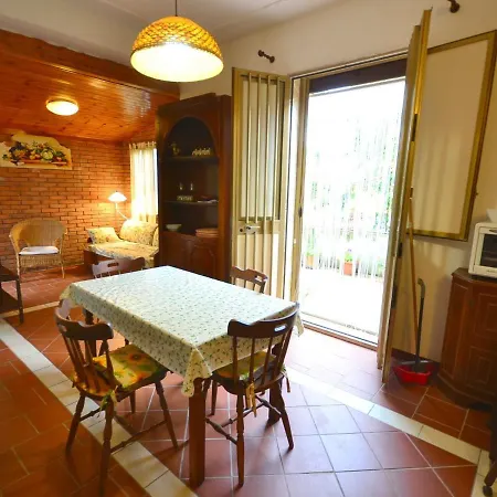 Holiday home Casa Unifamiliar Con Jard N Privado Agnone Bagni