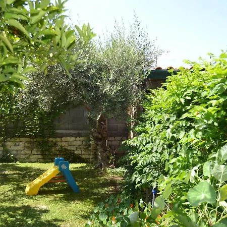 Casa Unifamiliar Con Jard N Privado Holiday home Agnone Bagni