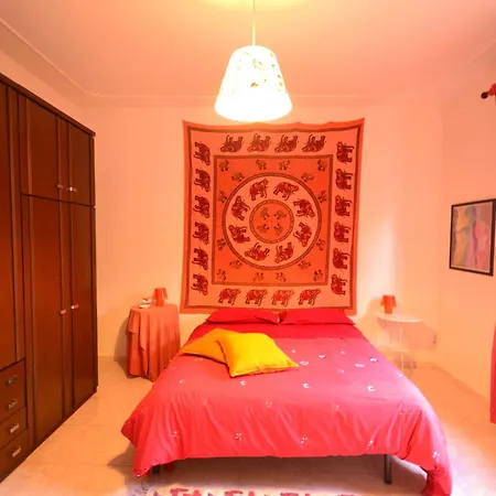 Holiday home Casa Unifamiliar Con Jard N Privado Agnone Bagni