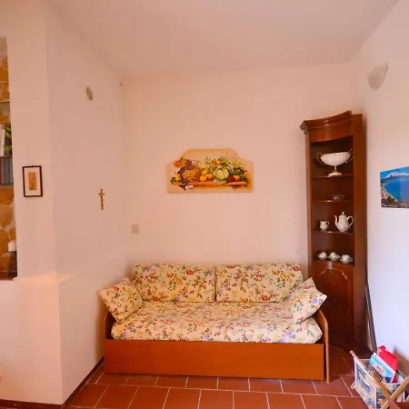 Holiday home Casa Unifamiliar Con Jard N Privado Agnone Bagni