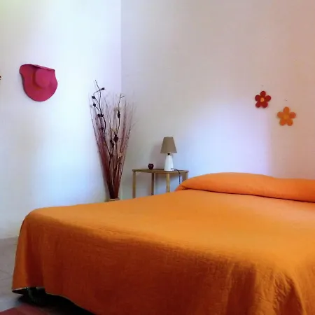 Casa Unifamiliar Con Jard N Privado * Agnone Bagni
