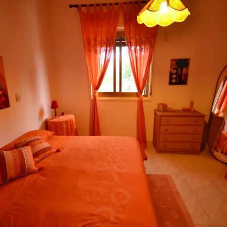 Casa Unifamiliar Con Jard N Privado Agnone Bagni